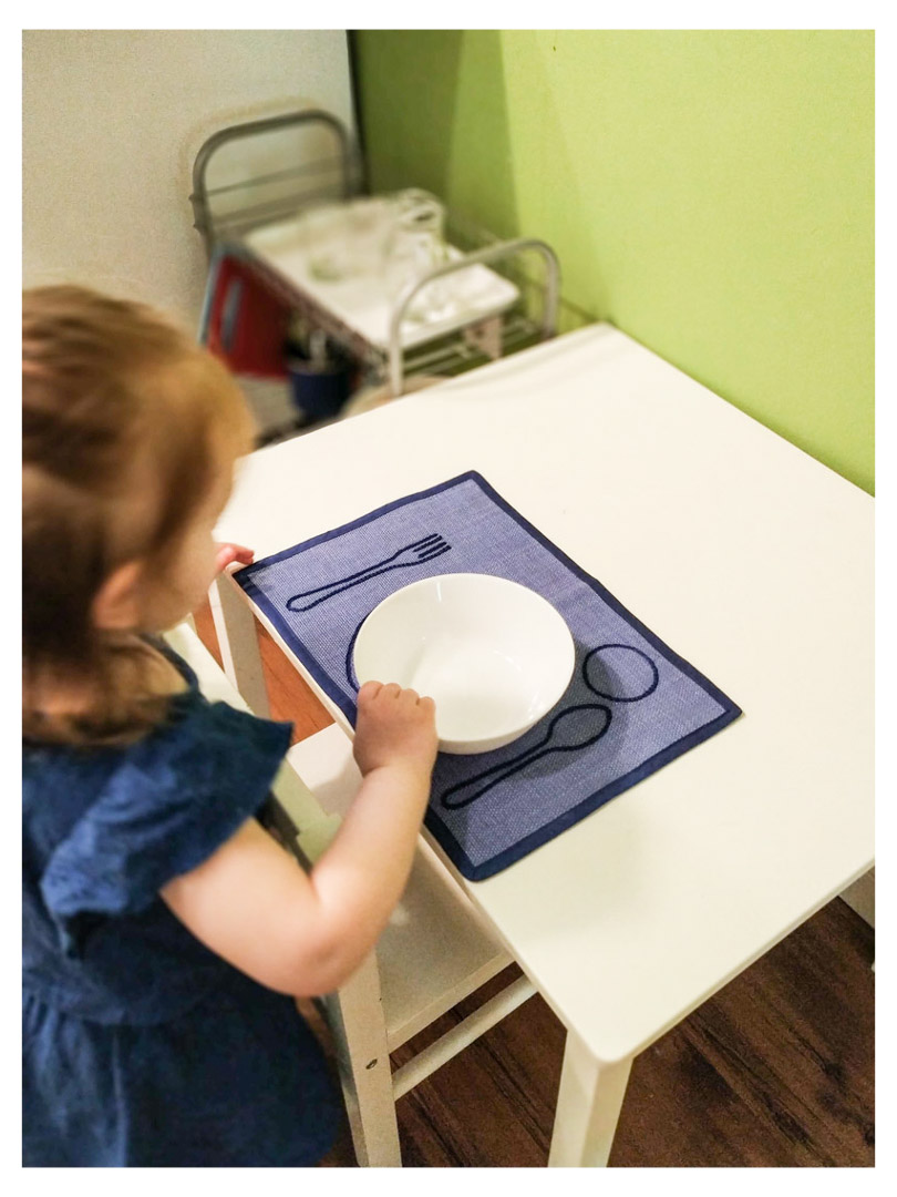 Montessori zu Hause Tischdecken Kleinkind Montessori zu Hause